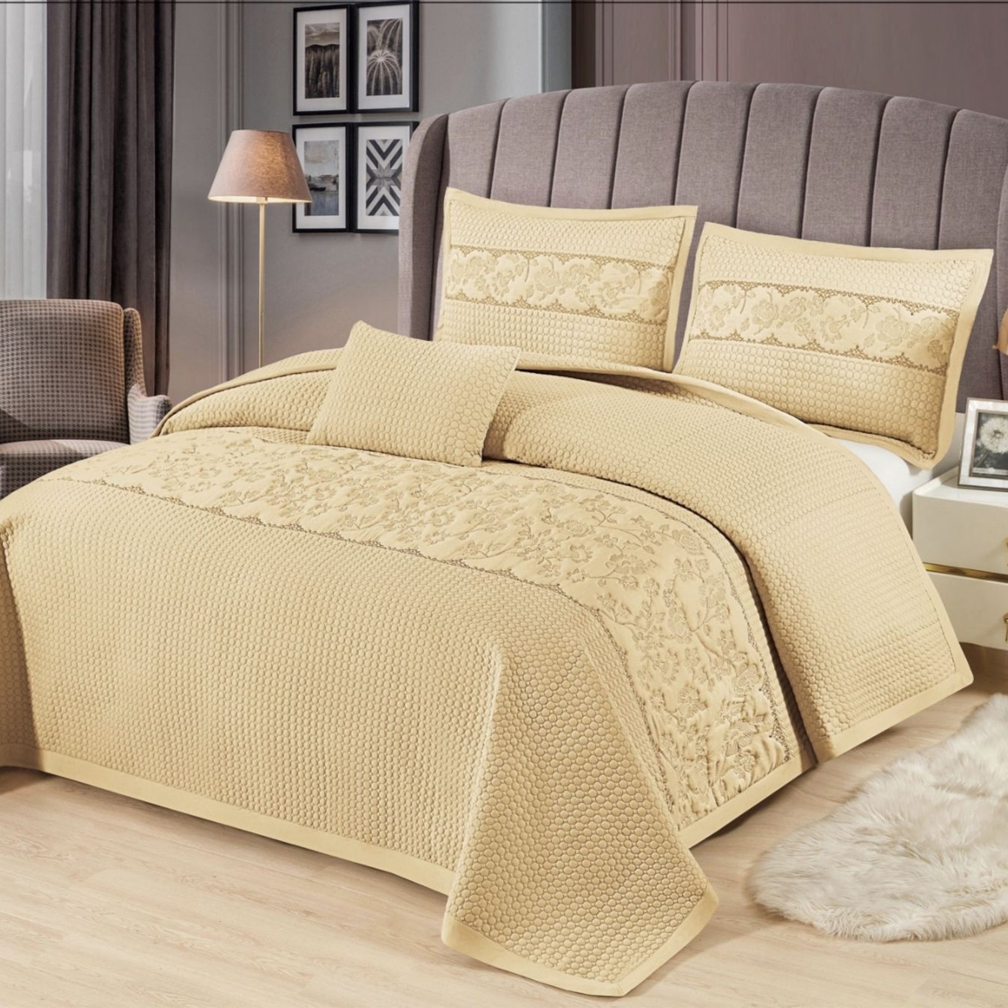 Gracie Vanilla Pearl Bed Cover Set – 4 Pieces