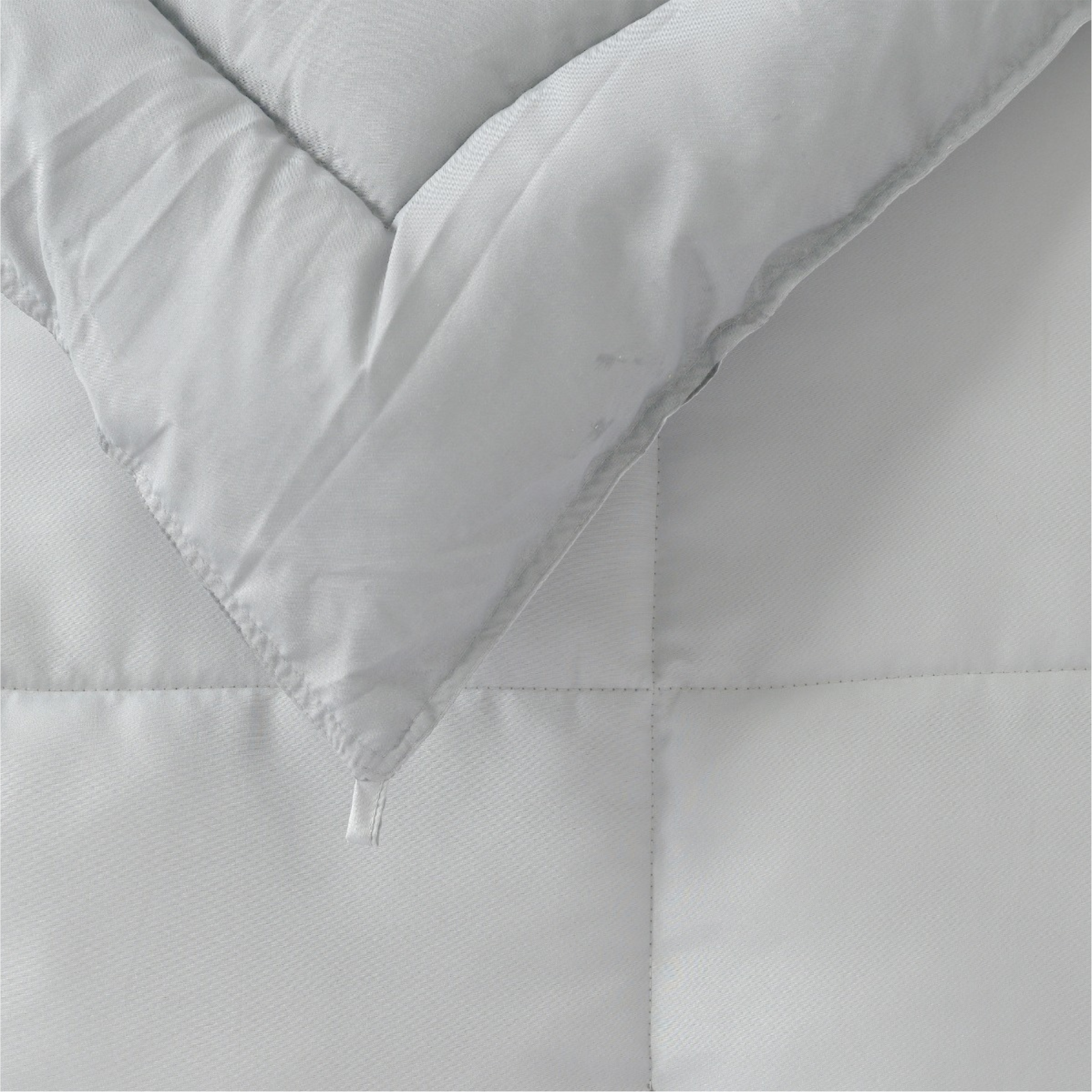 Boston Ivory Cloud Reversible Comforter