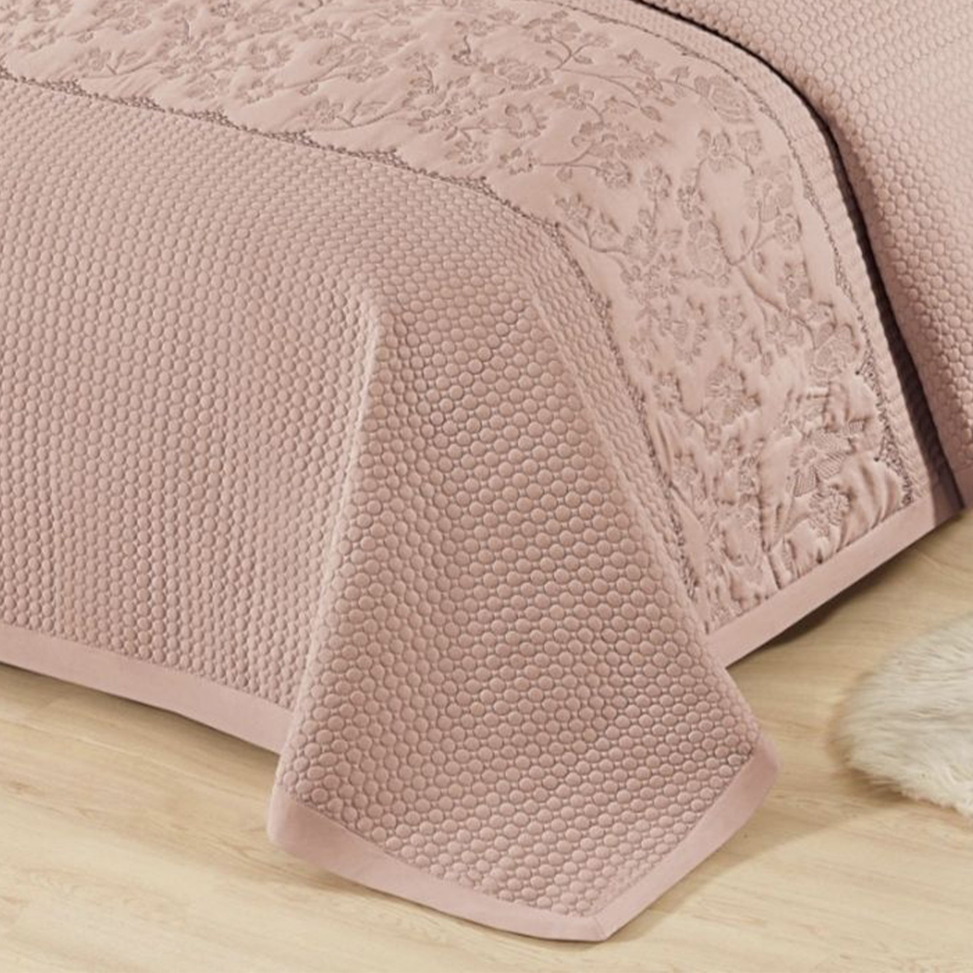 Gracie Rose Blush Bed Cover Set – 4 Pieces