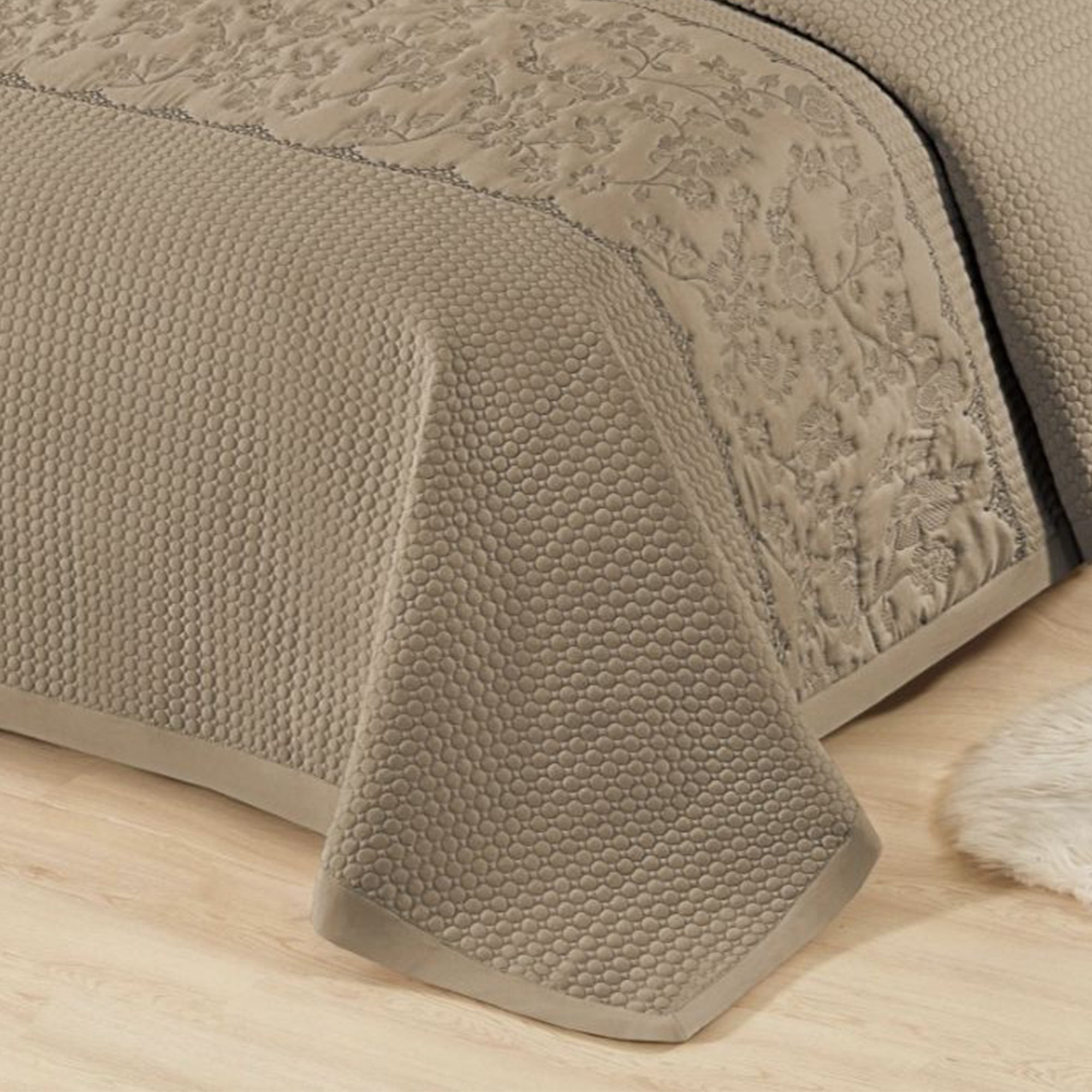 Gracie Desert Taupe Bed Cover Set – 4 Pieces
