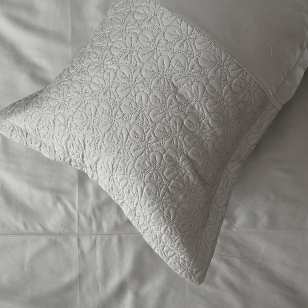 ROSARIO Luxurious Silver Mist Bedsheet Set