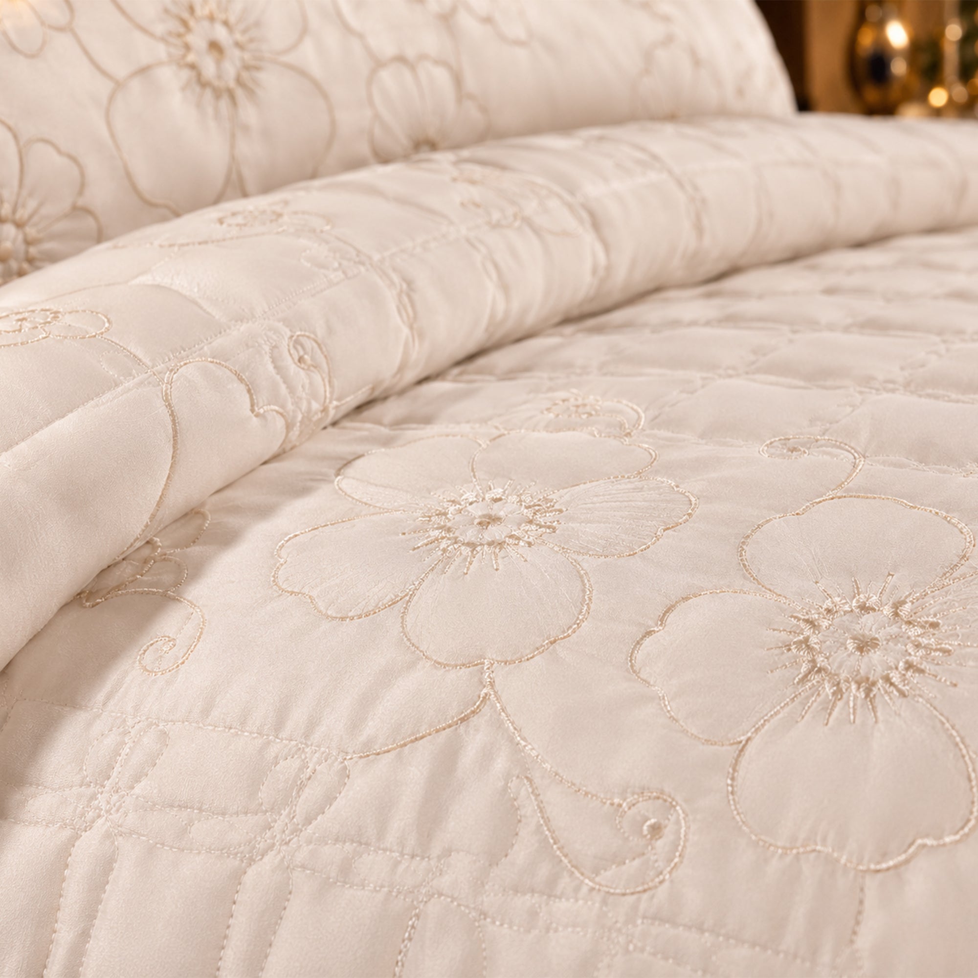 Rose Ivory Soft Cotton Fabric Bedding Set – 5 Pieces