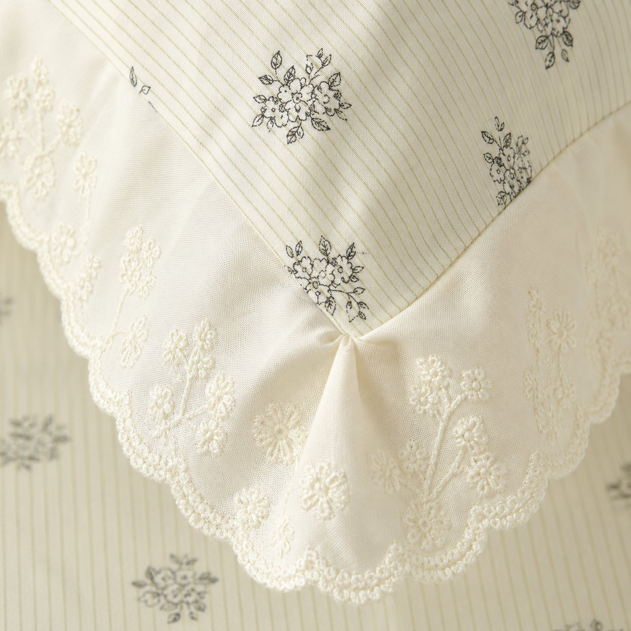 Nautica Ivory Bloom Bed Sheet Set