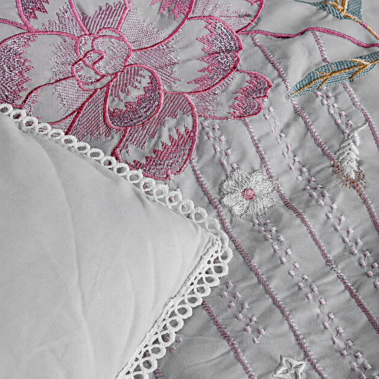 Silver Bloom Smooth Cotton Fabric 4 Piece Bedding Set