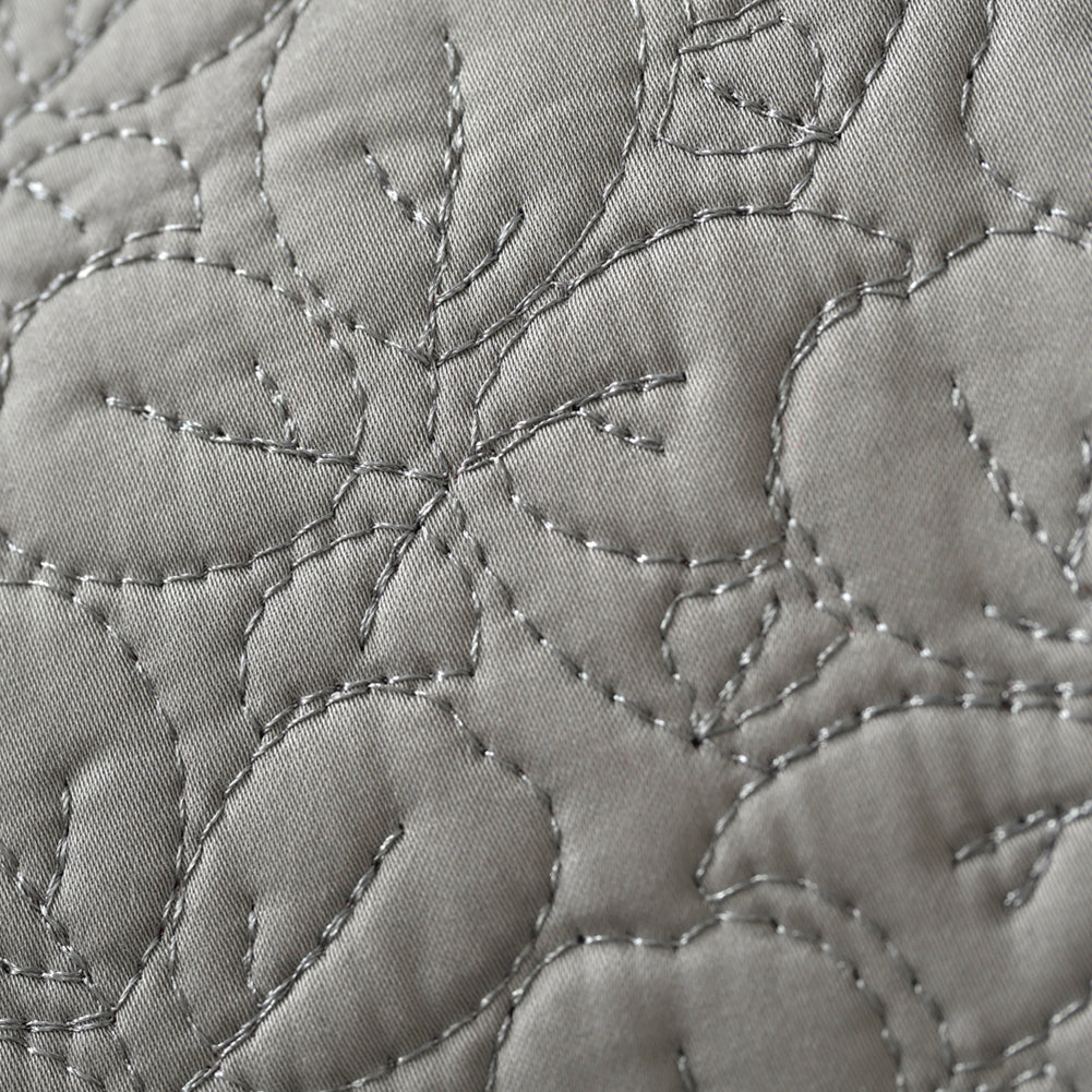 ROSARIO Luxurious Silver Mist Bedsheet Set