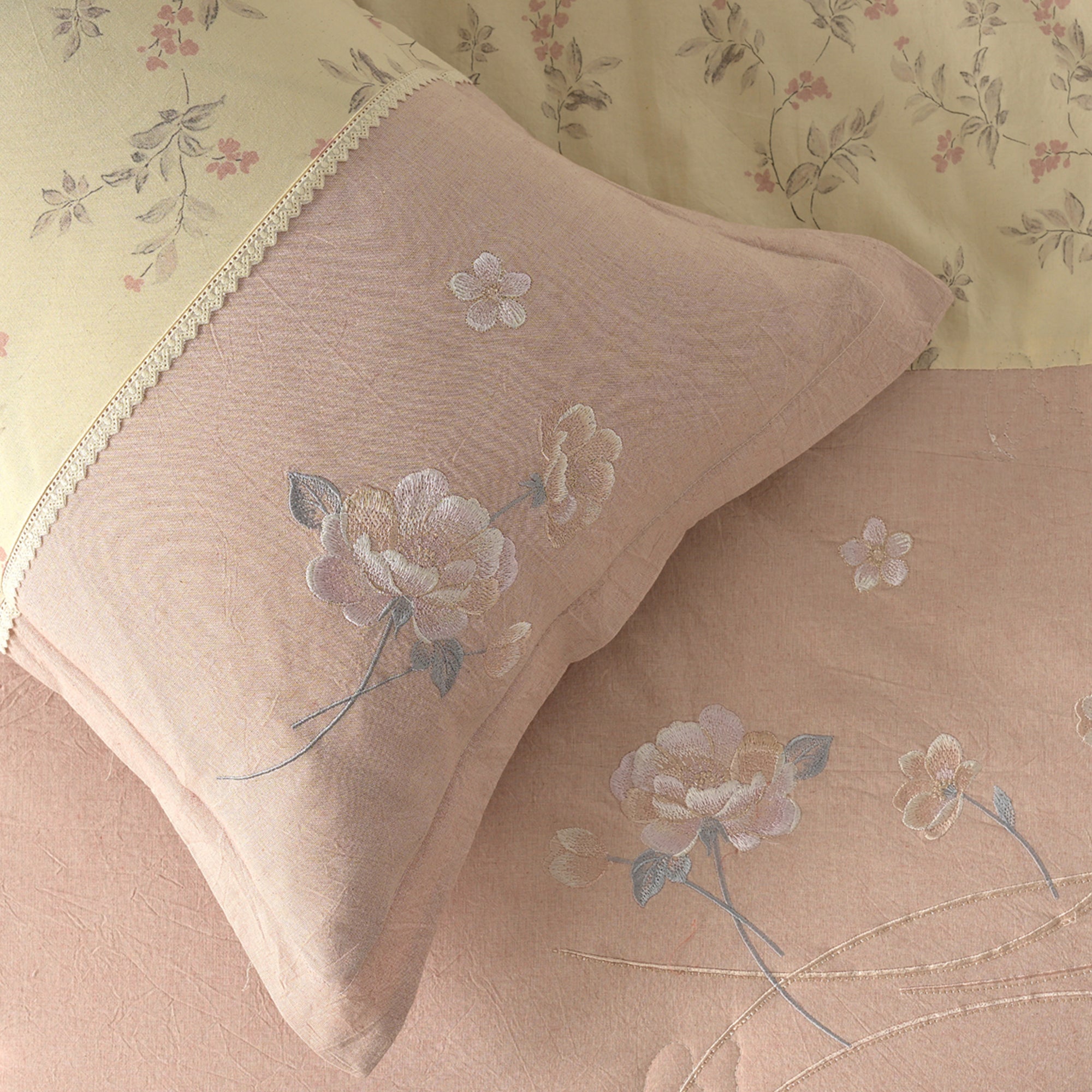Cristiano Blush Garden 4 Piece Bedding Set
