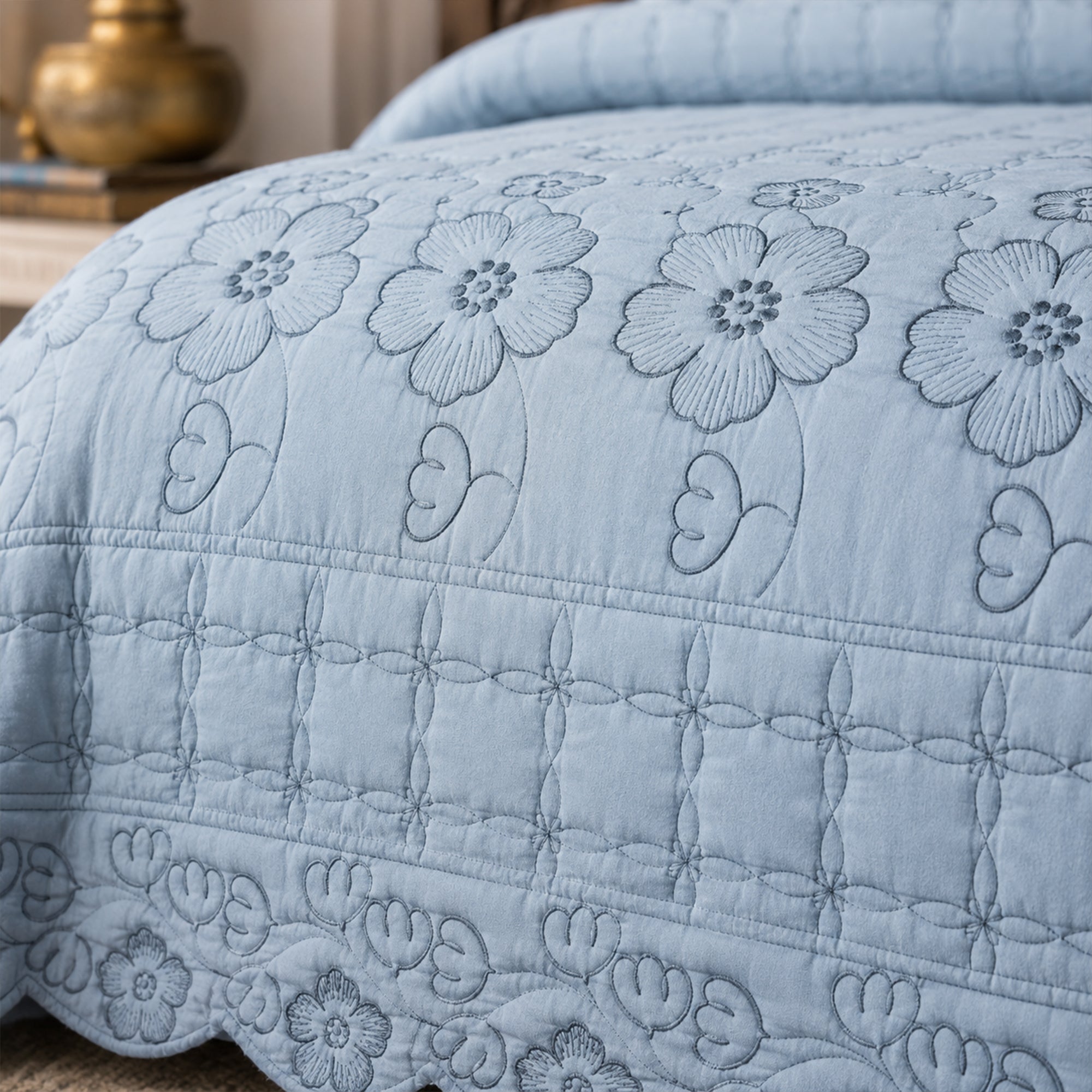 Blue Rose Soft Cotton Fabric Bedding Set – 5 Pieces
