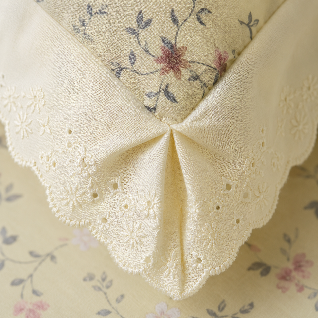 Nautica Buttercup Bloom Bed Sheet Set