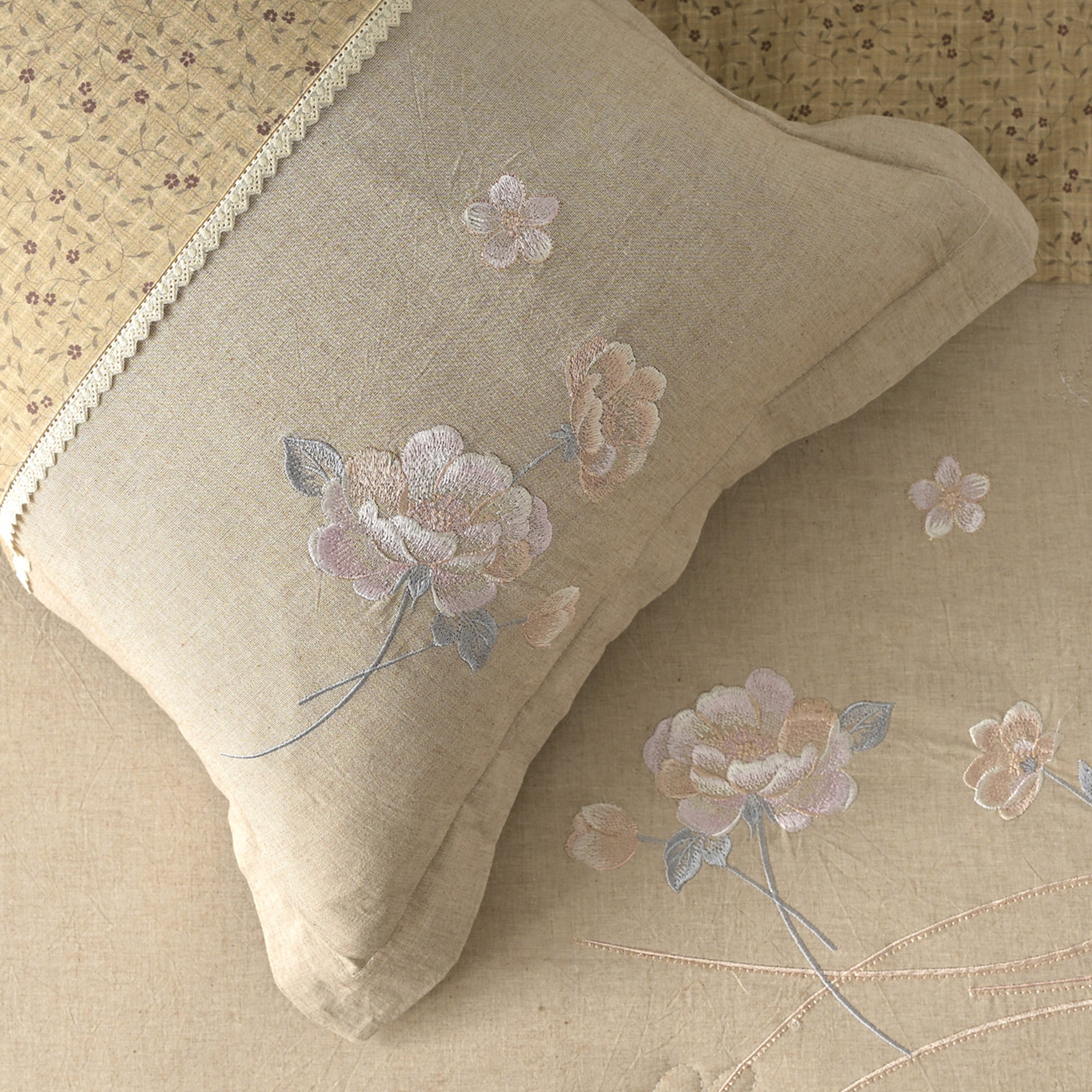 Cristiano Champagne Meadow 4 Piece Bedding Set
