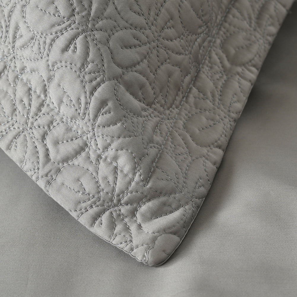 ROSARIO Luxurious Silver Mist Bedsheet Set